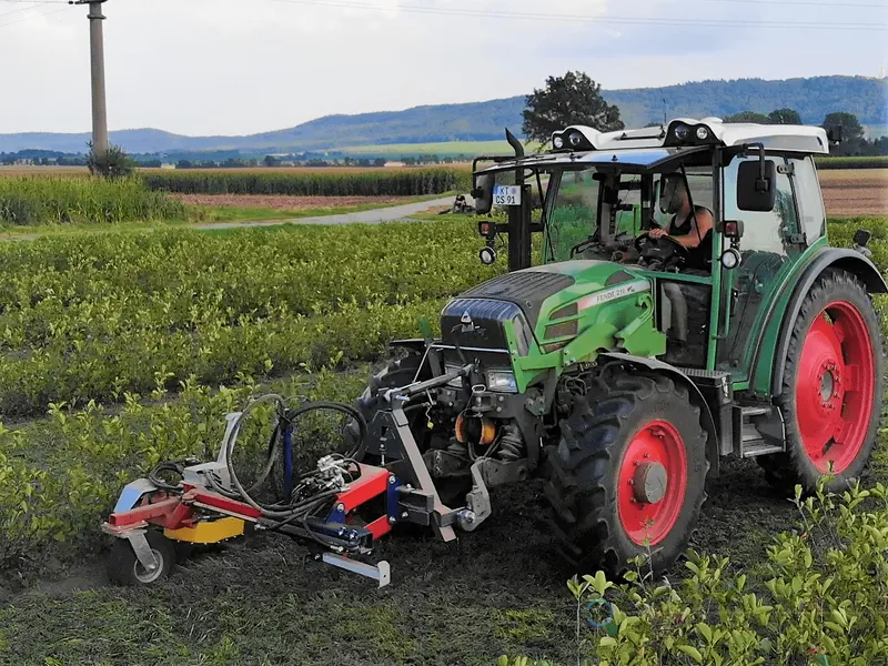 VAHELTHARIJA ISTANDUSTESSE - 3