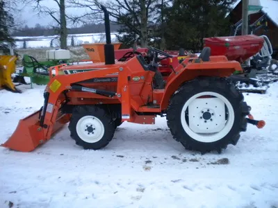 Kubota L1-22+laadur(UUS!)