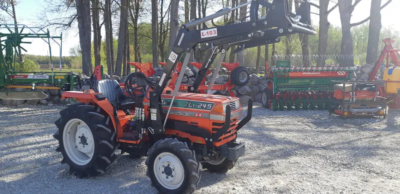 Kubota L1-245 + Laadur