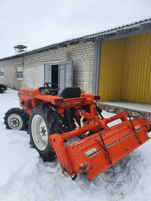 Kubota L1-255 - 4