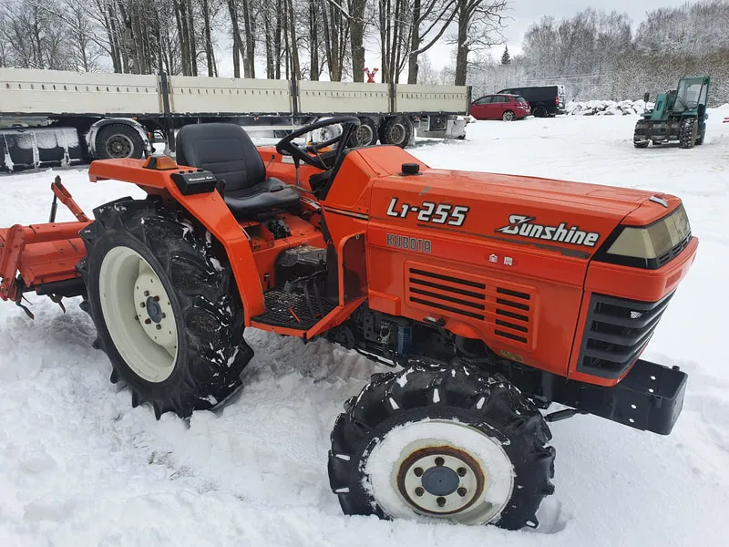 Kubota L1-255