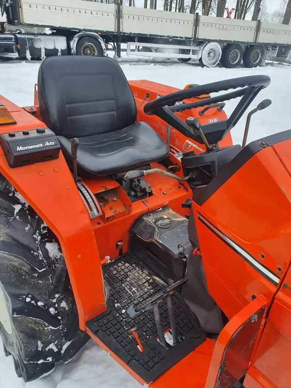 Kubota L1-255 - 7