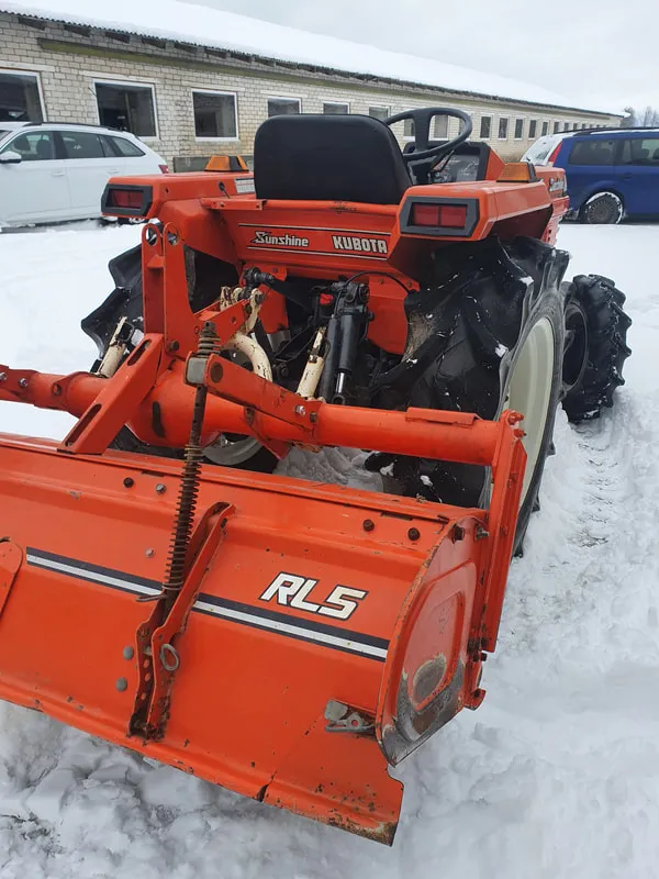 Kubota L1-255 - 8