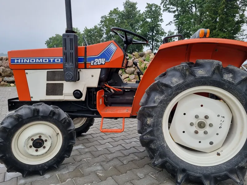 Hinomoto E204 - 5