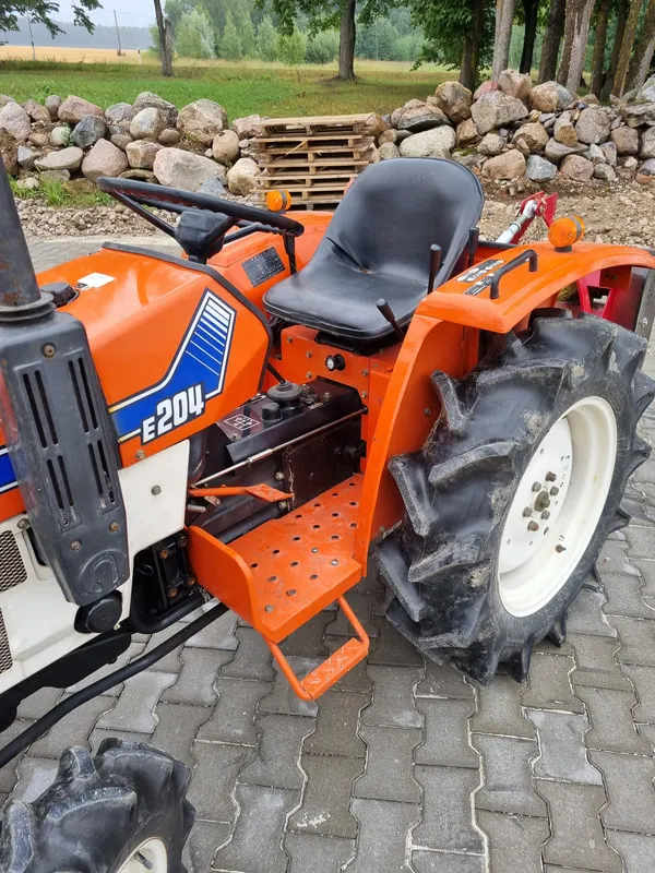Hinomoto E204 - 6