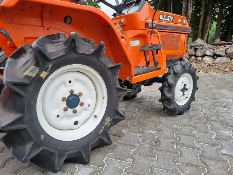 Kubota B1-14 - 6