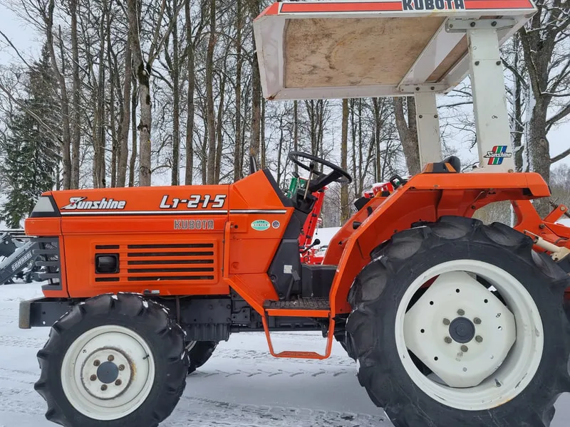 Kubota L1-215