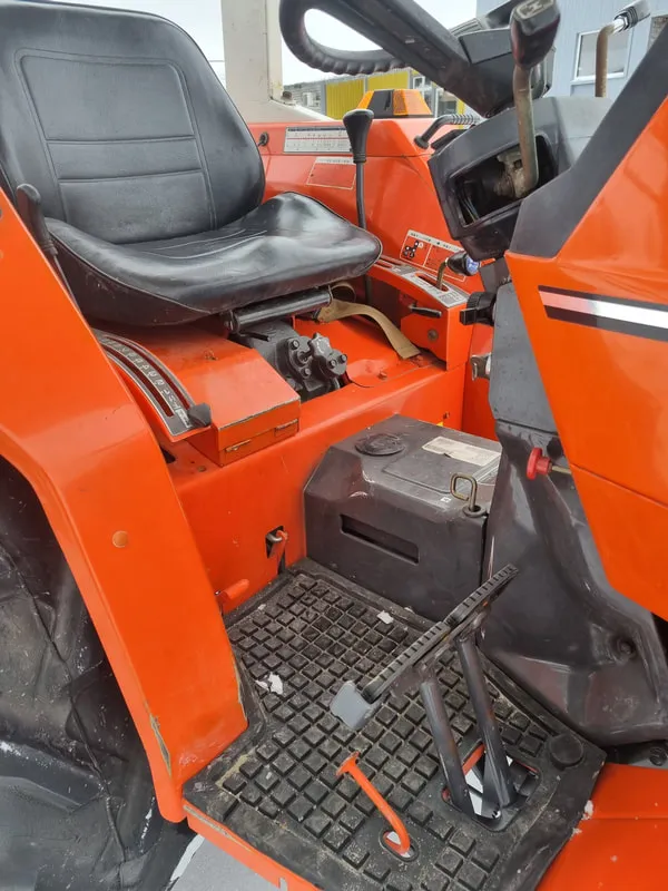 Kubota L1-215 - 4