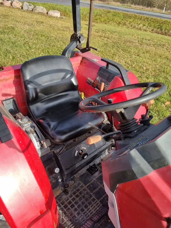 Mitsubishi MT265 - 10