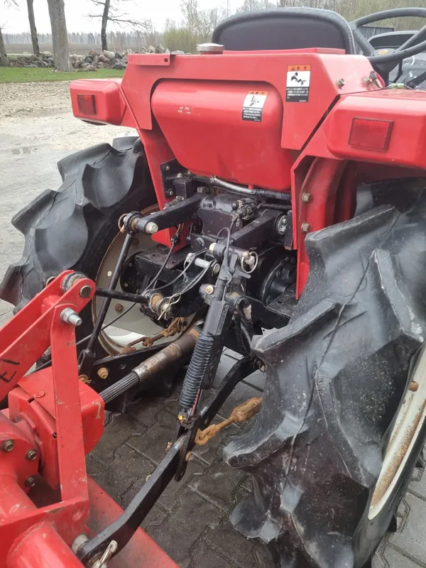 Mitsubishi MT240 - 4