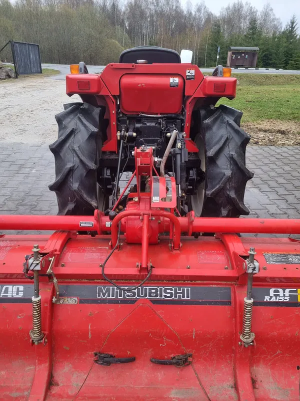 Mitsubishi MT240 - 5