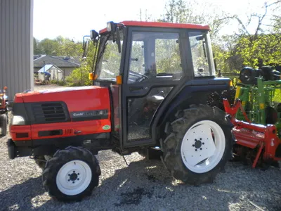 Kubota GL240+kabiin