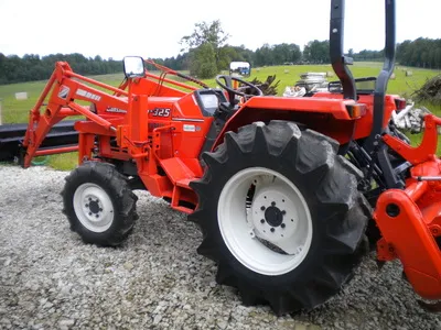 Kubota L1-325 - 10
