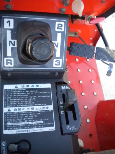 Hinomoto E2002 2WD - 3