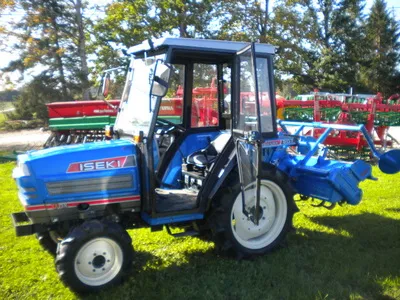 Iseki TA207+kabiin