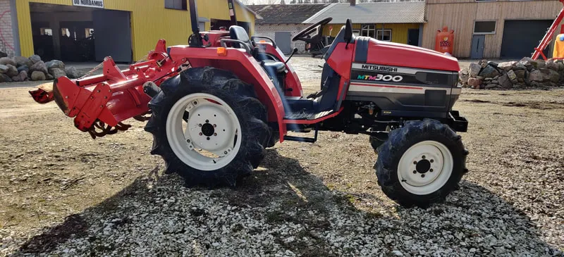 Mitsubishi MTM-300 - 6